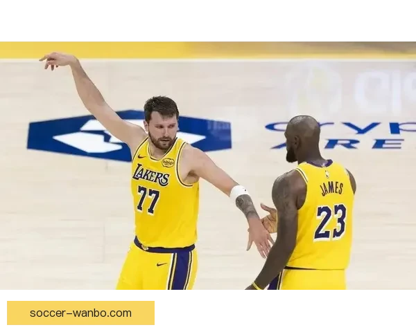 火湖大战湖人团结沟通火箭各自为战遭名嘴怒批